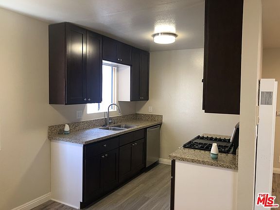 2nd image of 727 W Hyde Park Blvd APT 201