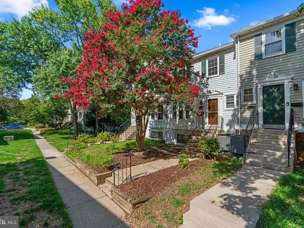 1492 Mara Vista Ct, Crofton, MD 21114