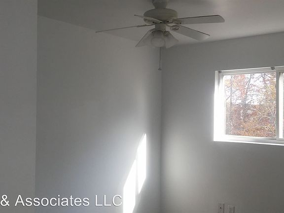 3rd image of 159 Jenness Ln Unit F