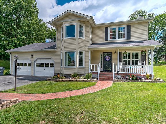 3rd image of 112 Tulip Grove Cir