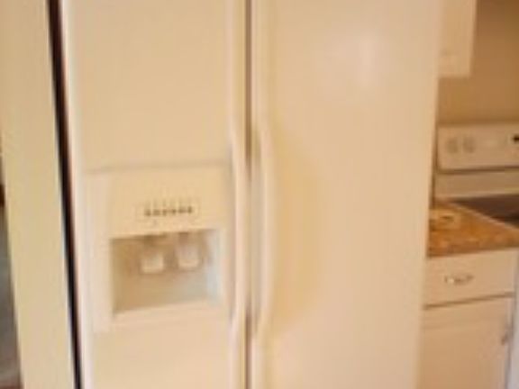 5th image of 108 Porter St