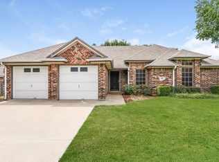 1201 Highcrest Dr, Burleson, TX 76028