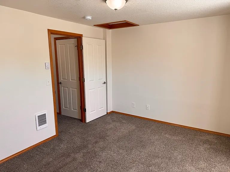 Loganberry Commons — Photo 14
