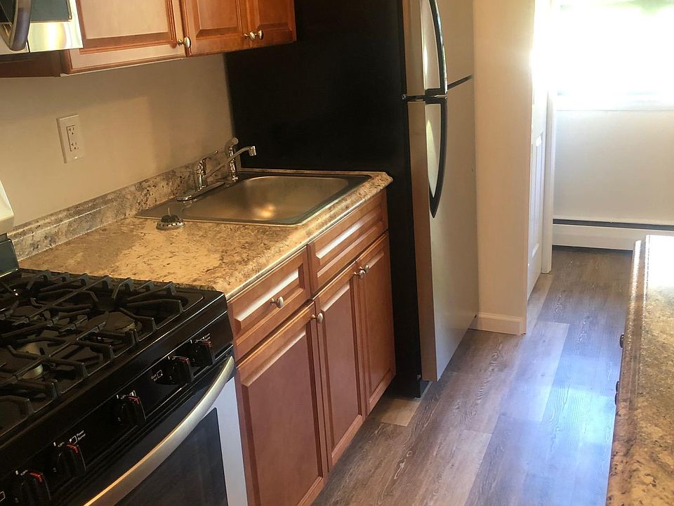 1st image of 155 Nassau Ave APT 2H