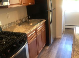 155 Nassau Ave APT 2H, Islip, NY 11751