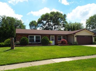 1177 Highbury Dr, Elgin, IL 60120