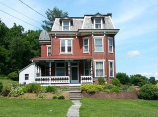 111 Bowers Rd, Mertztown, PA 19539