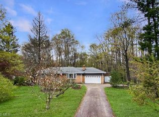 9106 Cedar Rd, Chesterland, OH 44026