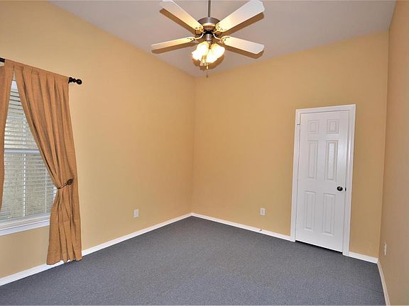 5th image of 1014 Jefferson St