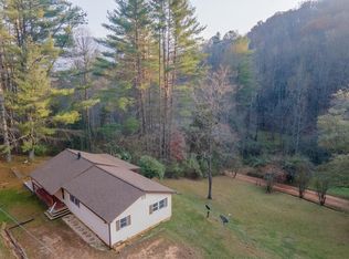 295 Hatfield Rd, Franklin, NC 28734