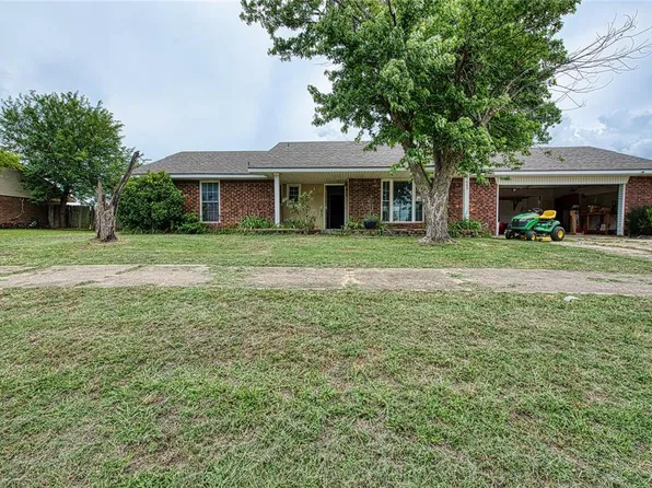 1605 Westlawn Dr, Prague, OK 74864