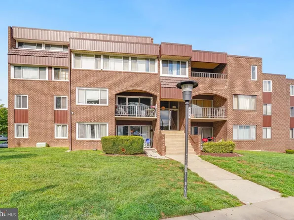 454 Girard St #373, Gaithersburg, MD 20877