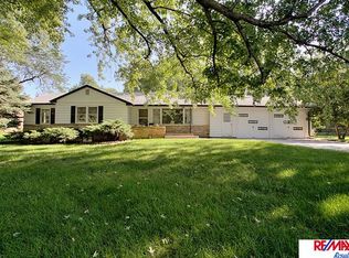 2121 S 88th St, Omaha, NE 68124