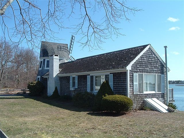 1st image of 110 River St