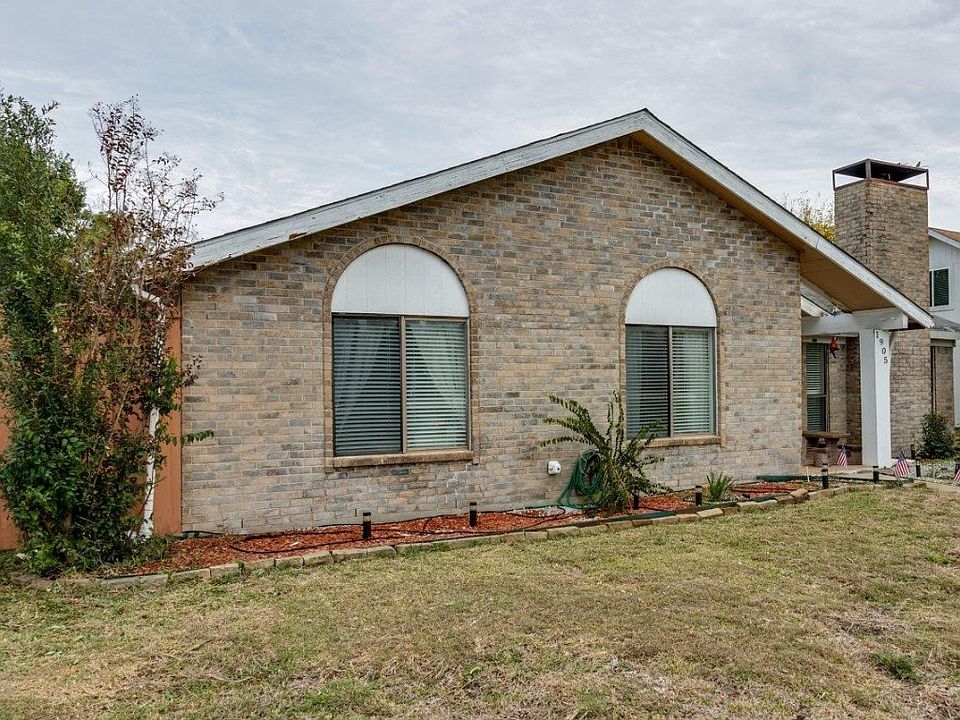 1st image of 1905 Castle Dr