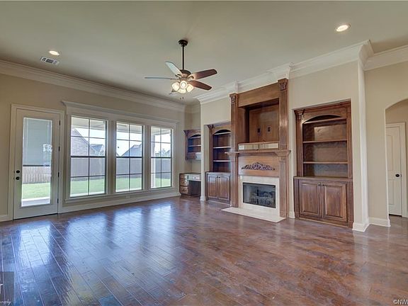 5th image of 799 Dumaine Dr