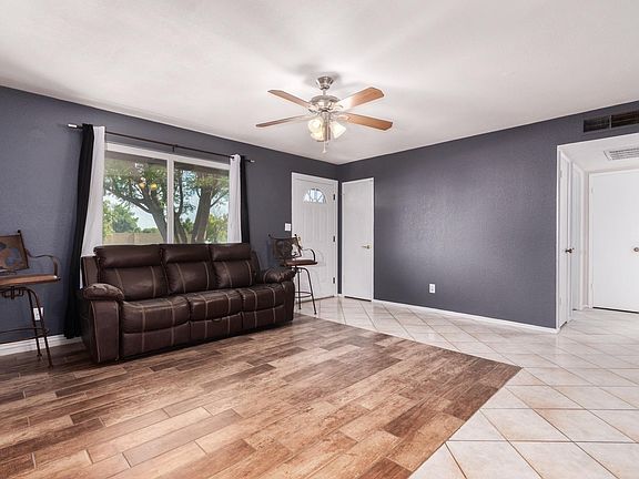 3rd image of 3210 E Emerald Cir