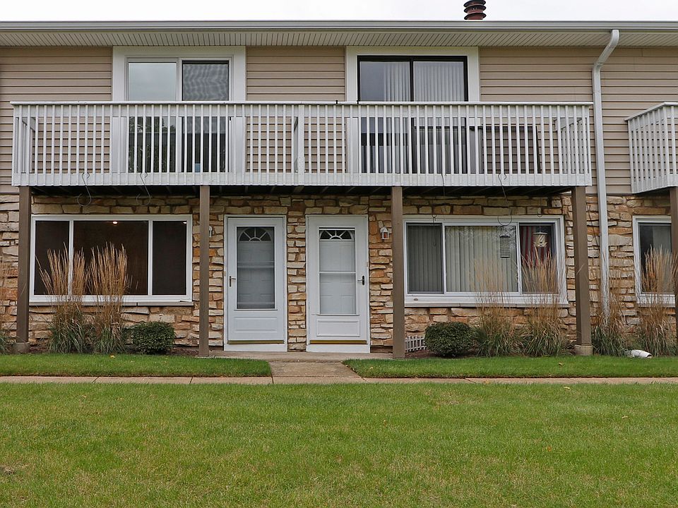 1st image of 17273 W Maple Ln #21C