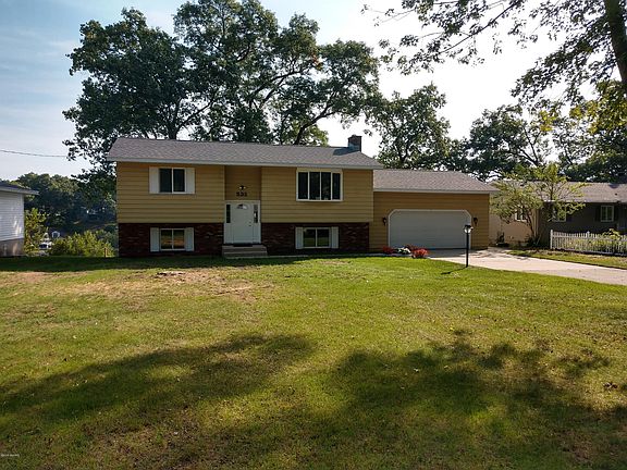2nd image of 532 Whispering Oaks Dr