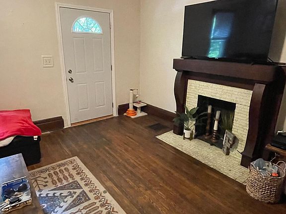 2nd image of 2348 East Ave