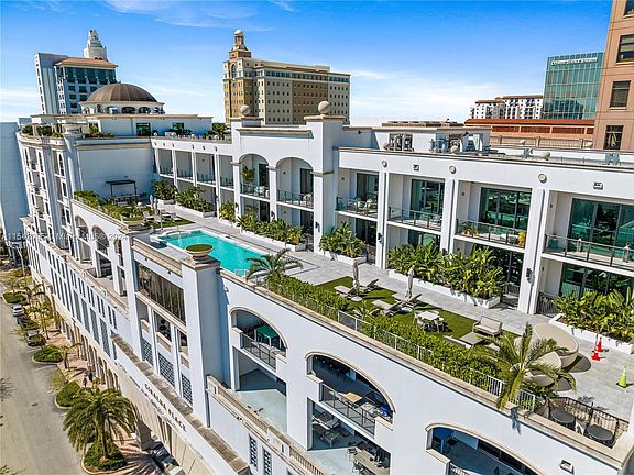 4th image of 275 Giralda Ave Unit 6F
