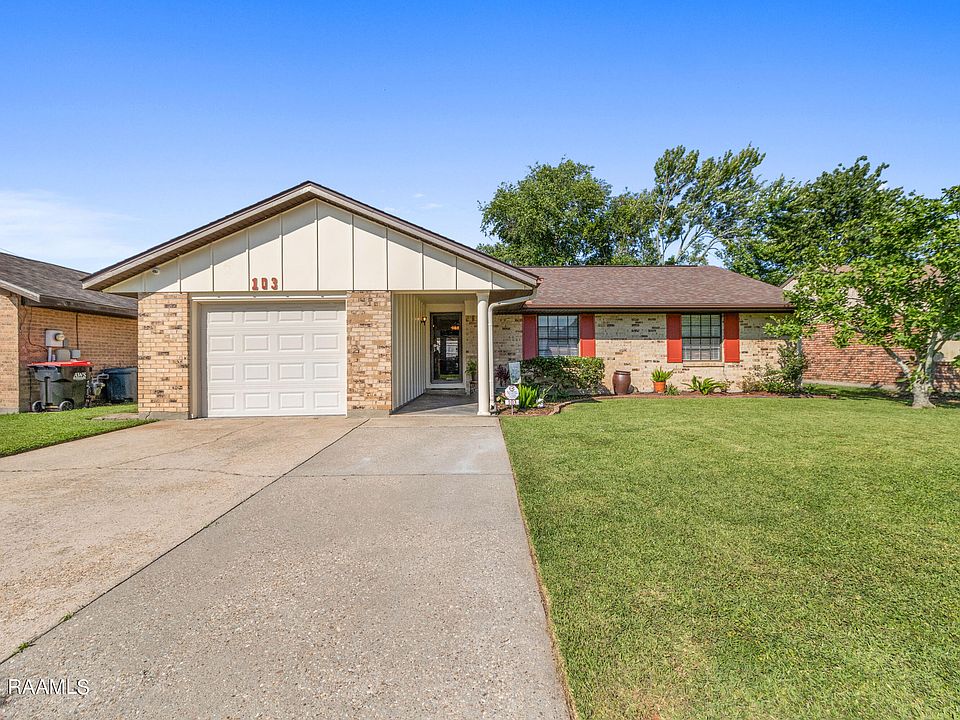 1st image of 103 Plaza Village Dr