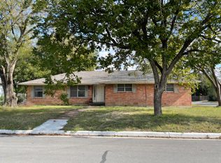 700 N Marable St, West, TX 76691