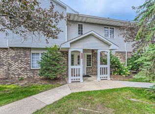 1063 Duckwood Dr APT 204, Eagan, MN 55123