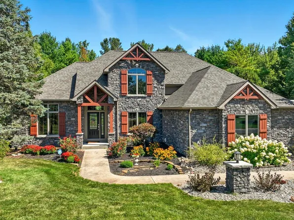 102 Greenhurst Ct, Auburn, IN 46706