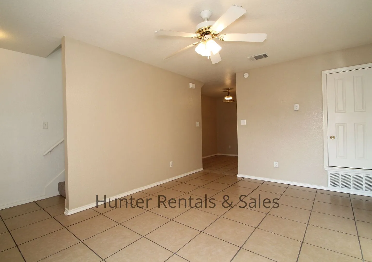 Updated 3-Bedroom, 2-Bath Townhome with Downstairs Suite in Prime Killeen Location — Photo 2