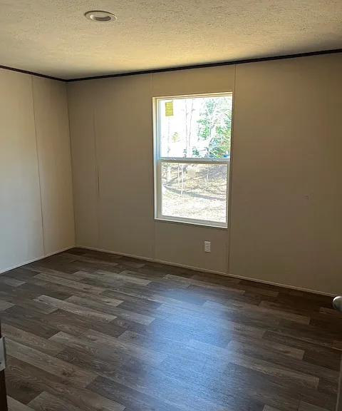 115 Aubry Dr — Photo 3
