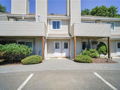 136 Pembroke Rd #9-82, Danbury, CT, 06811