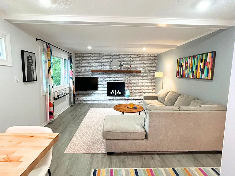 5934 Deering Ave — Photo 8