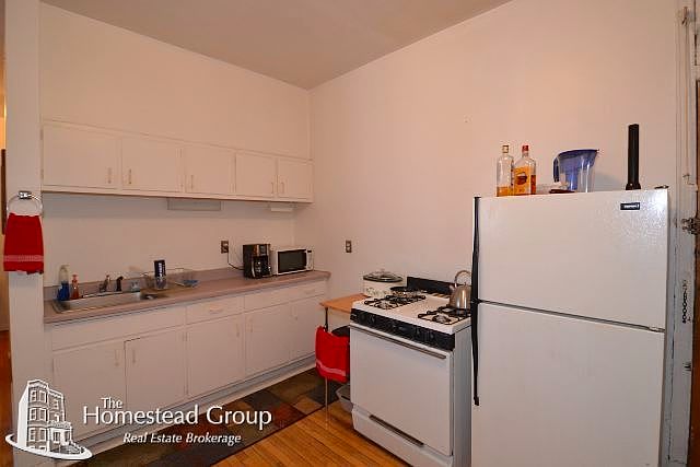 1st image of 923 W Waveland Ave #1DFRONT