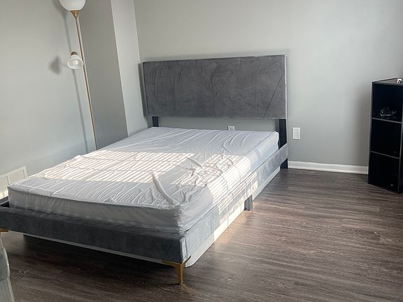 3rd image of 207 Glenkirk Dr