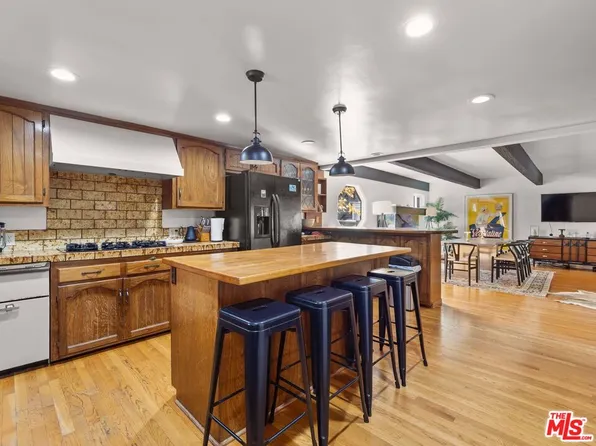 1666 N Beverly Glen Blvd, Los Angeles, CA 90077