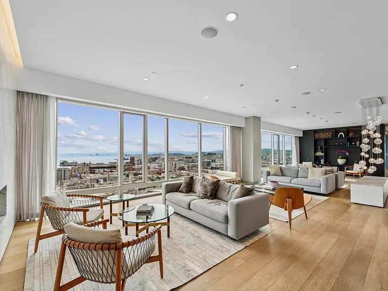 Lounge with Stunning Bay Views