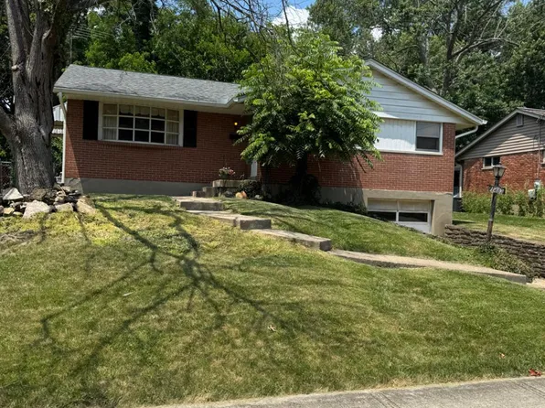 1483 Blueorchard Dr, Cincinnati, OH 45230