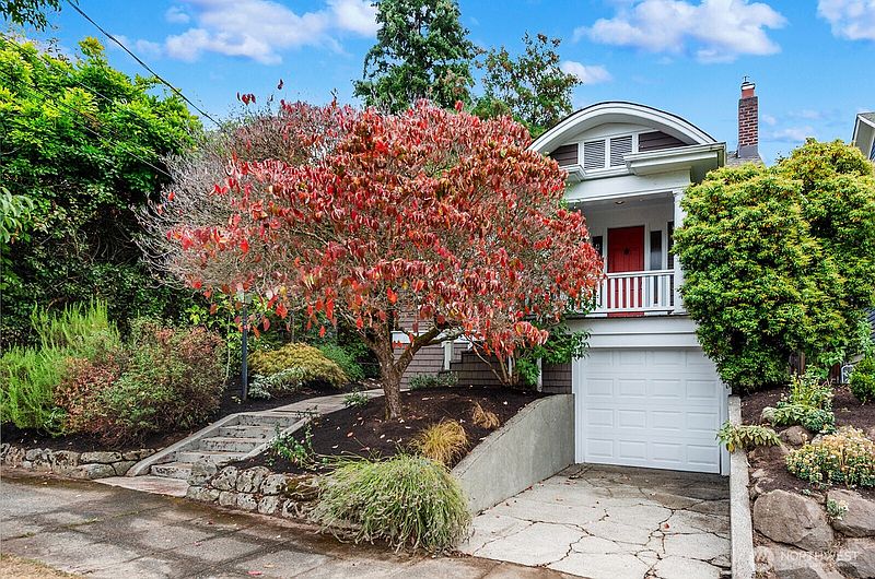 2nd image of 6238 28th Avenue NE