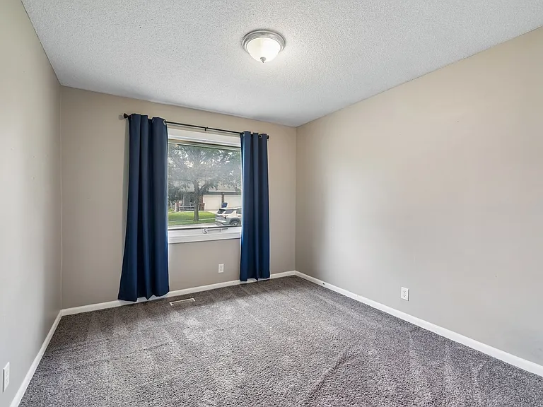 1632 Dodge St — Photo 7