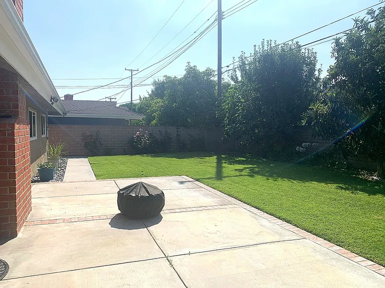 16068 Summershade Dr — Photo 17