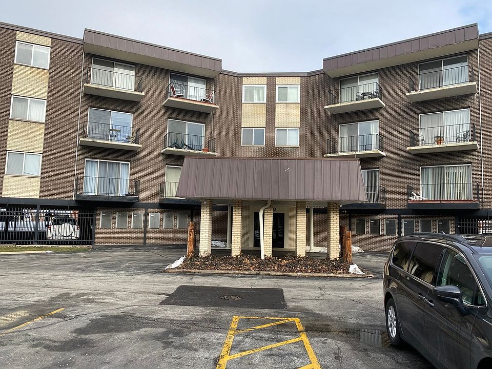 2nd image of 9820 S Pulaski Rd APT 301-2