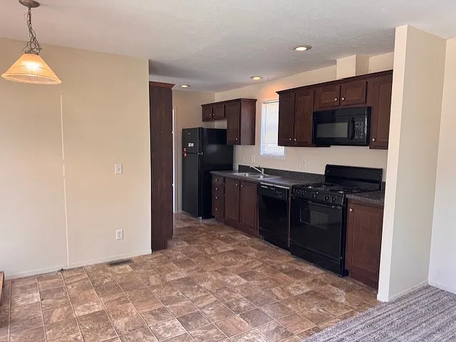 Hawaiian Gardens/Holly Village — Photo 21