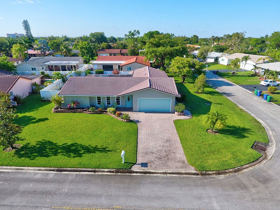 1st image of 11290 NW 42nd St