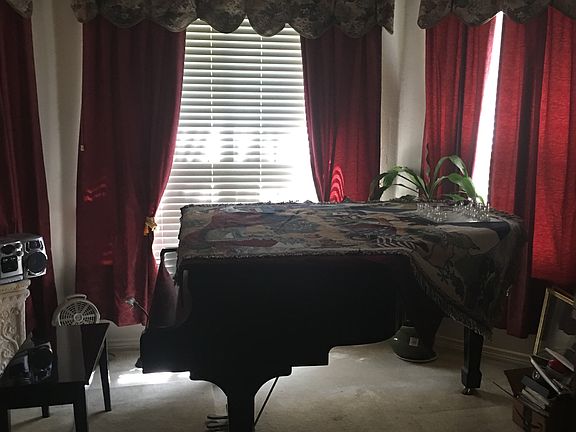 3rd image of 8409 Finsbury Dr