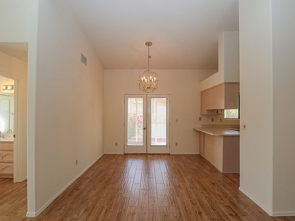 4-Dining Room_11032022