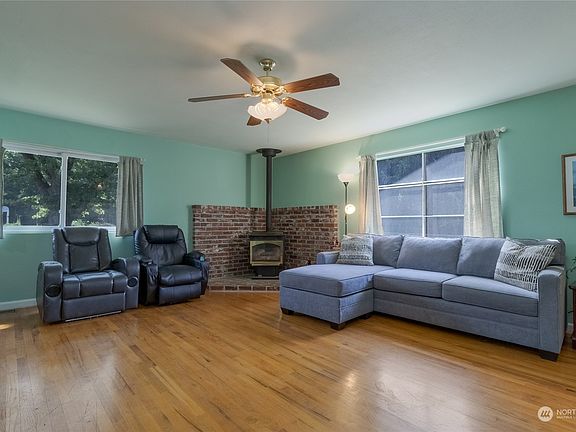 5th image of 1343 Tillamook Street