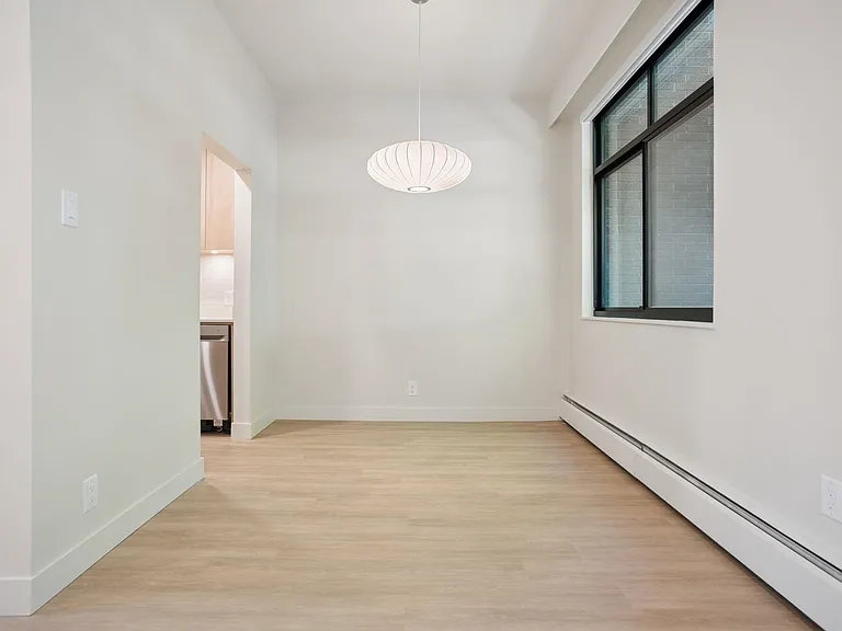 1070 Cypress St — Photo 7