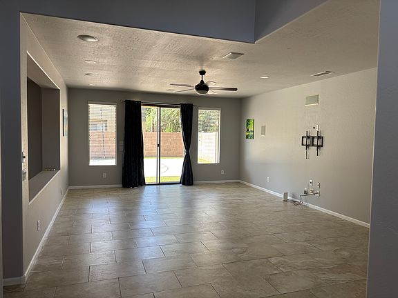 5th image of 461 W Flamingo Dr