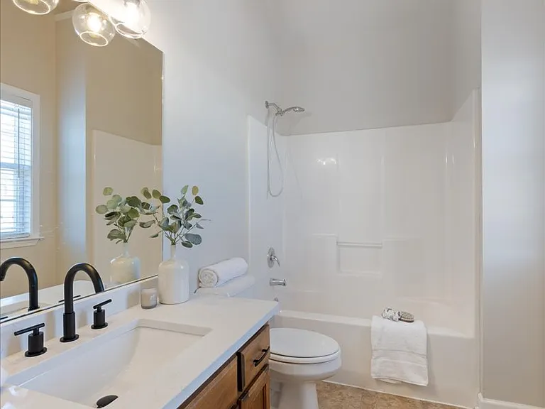 2271 Dewey Dr #J2 — Photo 13